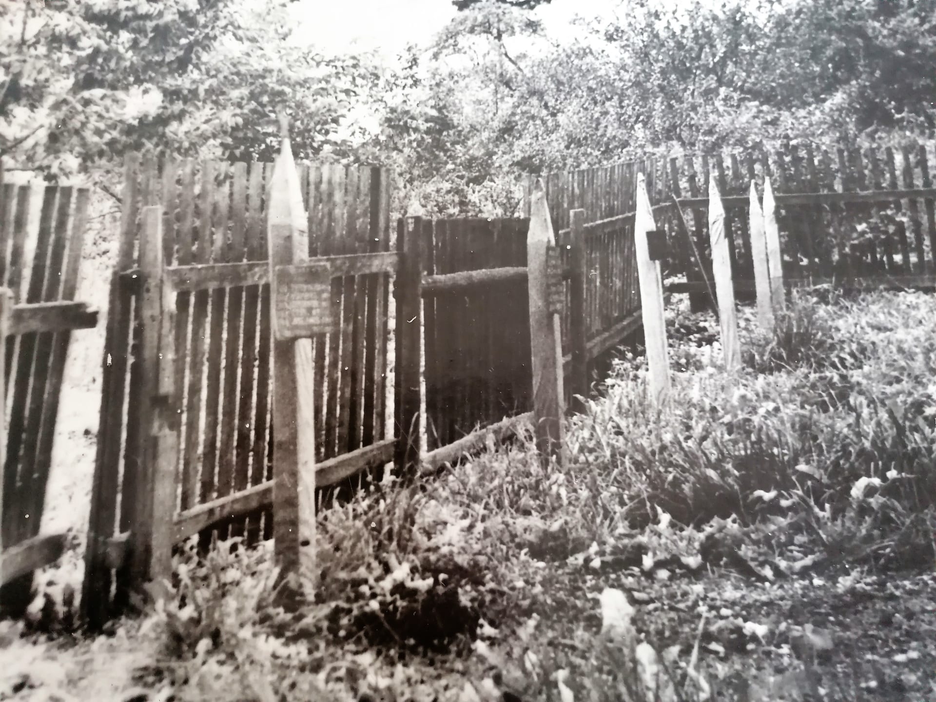 Hroby rudoarmějců muslimského vyznání  v Osoblaze, jaro 1945