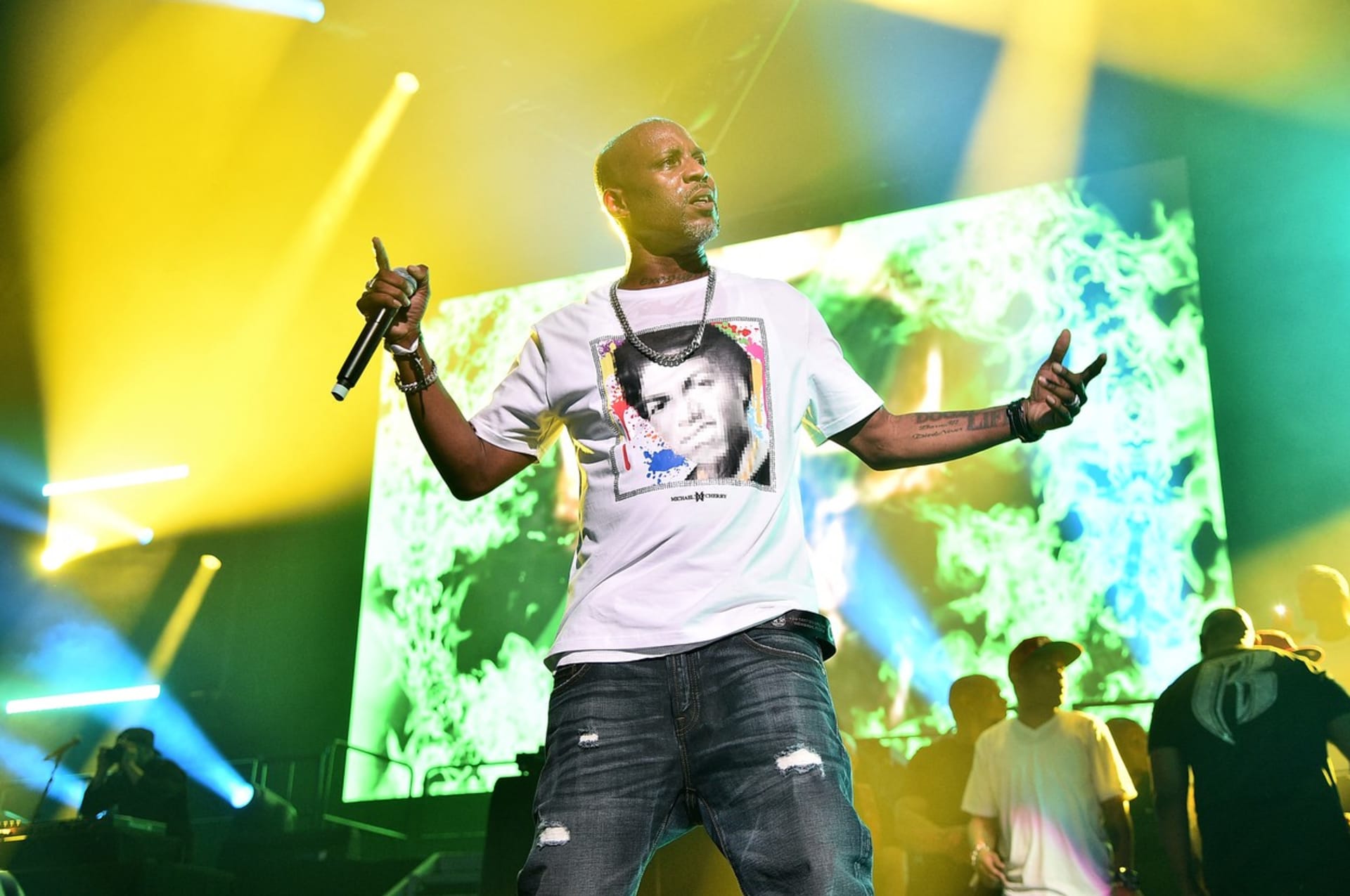 Padesátiletý populární rapper DMX skončil v nemocnici na umělé plicní ventilaci poté, co ho našli v jeho newyorském domě.