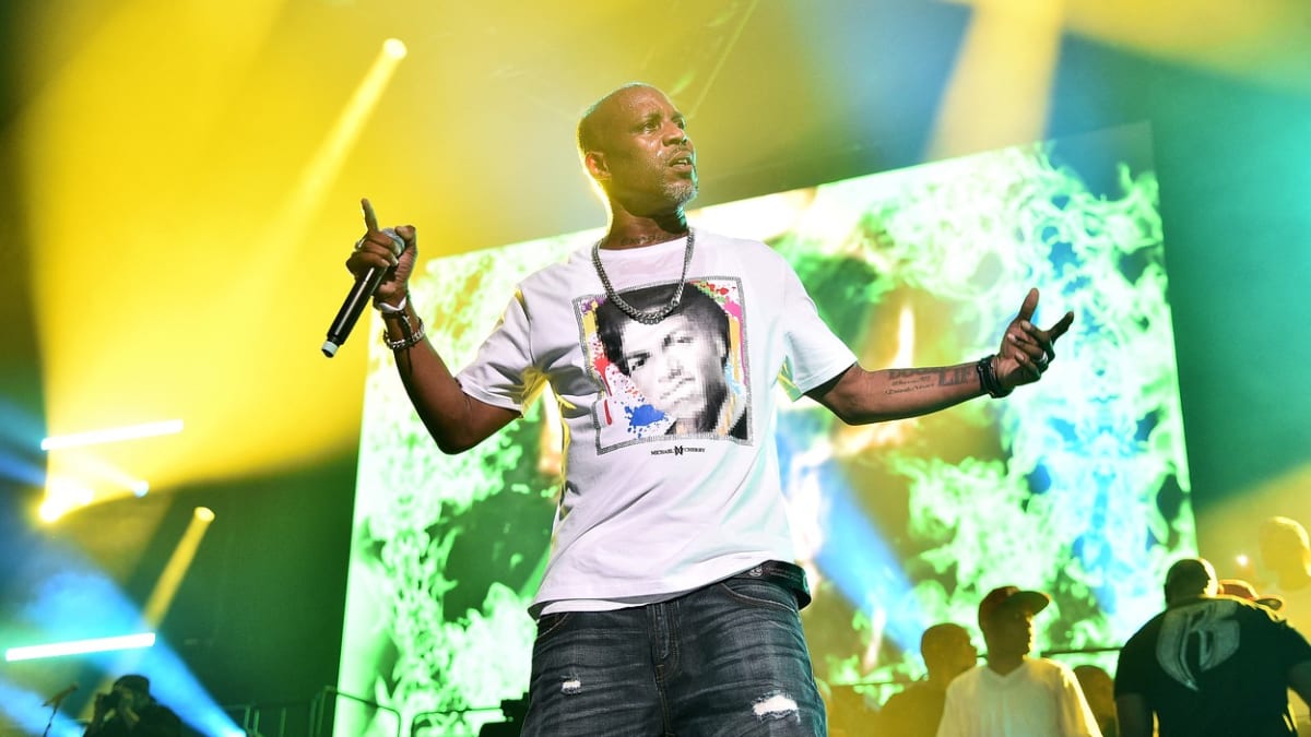 Padesátiletý populární rapper DMX skončil v nemocnici na umělé plicní ventilaci poté, co ho našli v jeho newyorském domě.