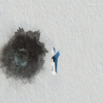 Satelitní snímky odhalily, že poblíž ostrova Alexandřina země se pohybuje ruská jaderná ponorka.