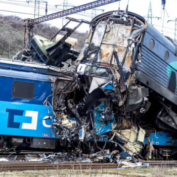 Odstraňování následků nehody nákladních vlaků u obce Světec na Teplicku