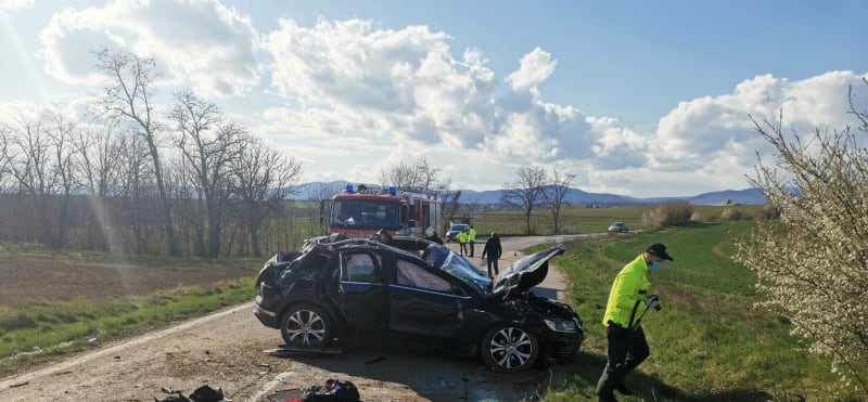 Při nehodě na Slovensku zemřela žena se svým kolegou.