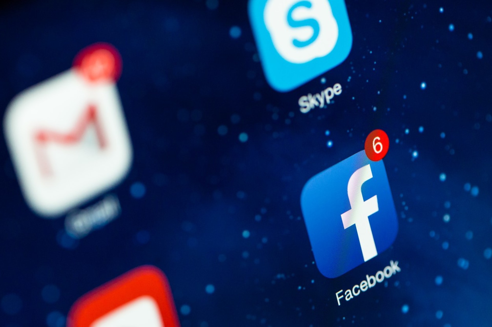 Z Facebooku unikla data více než 500 milionů uživatelů. 