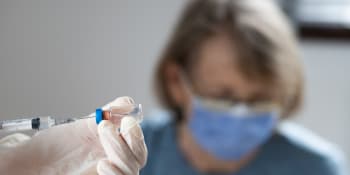 Seniorka v Austrálii zemřela tři hodiny po první vakcíně Pfizer. Případ řeší policie