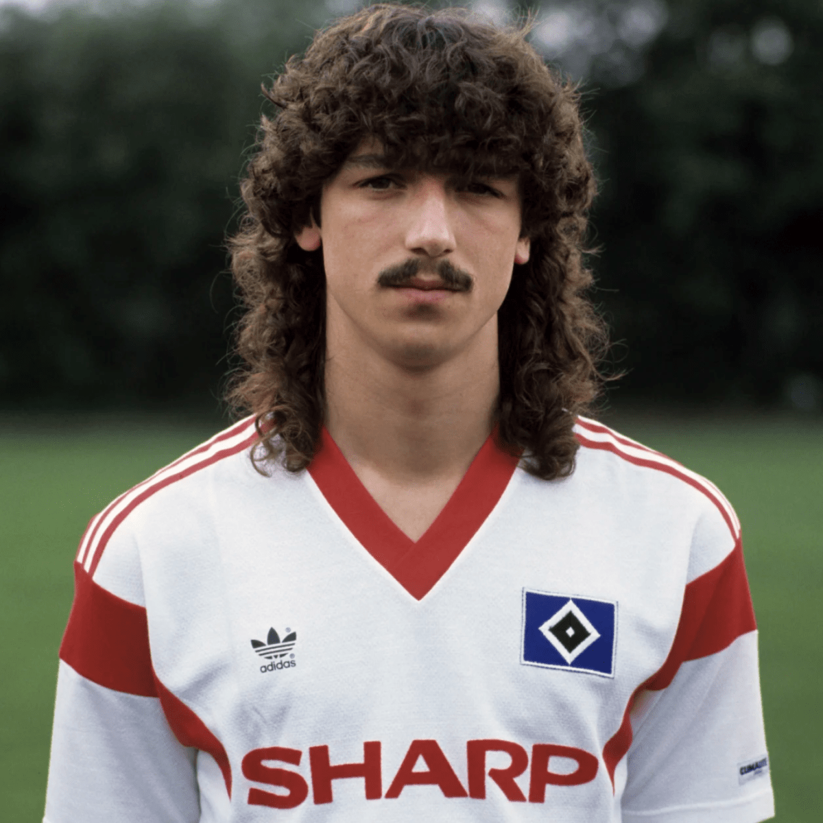 Walter Laubinger na oficiální fotografii z roku 1987 (zdroj: Hamburger SV)