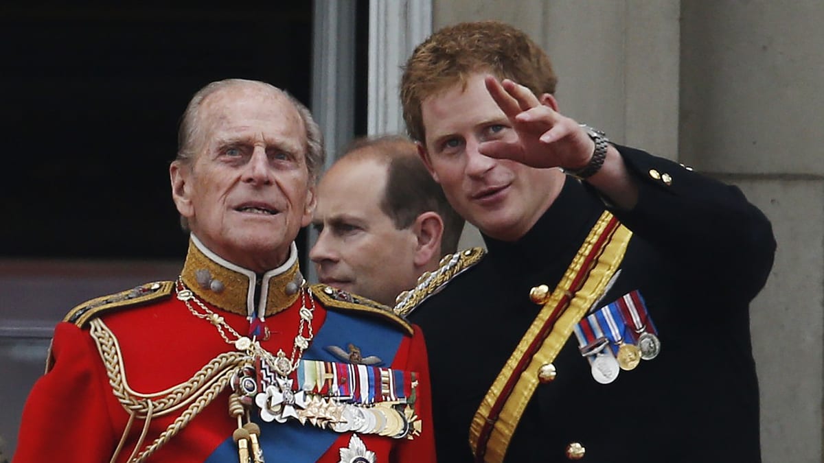 Britský princ Harry s princem Philipem.