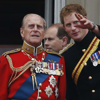 Britský princ Harry s princem Philipem.