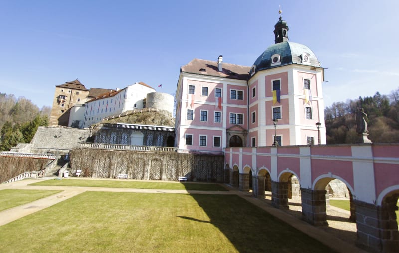 Hrad a zámek v Bečově nad Teplou se nachází v Karlovarském kraji.