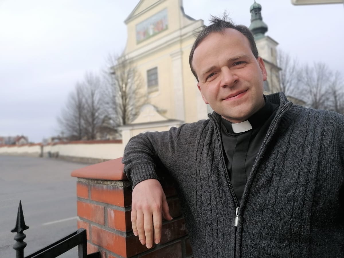 Farář Vojtěch Janšta z Bohuslavic. V obci s 1600 obyvateli chodí do kostela 450 lidí. 