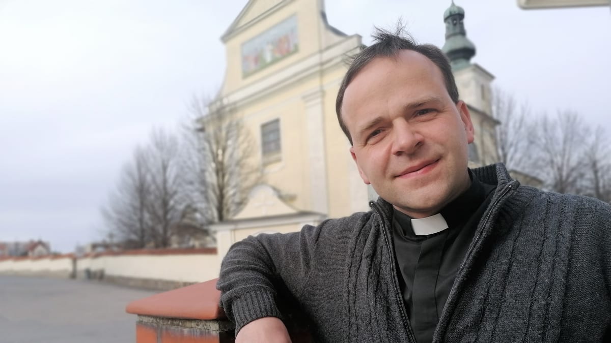 Farář Vojtěch Janšta z Bohuslavic. V obci s 1600 obyvateli chodí do kostela 450 lidí. 