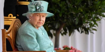 Žádný rasismus. Královna Alžběta podporuje Black Lives Matter, tvrdí její spolupracovník