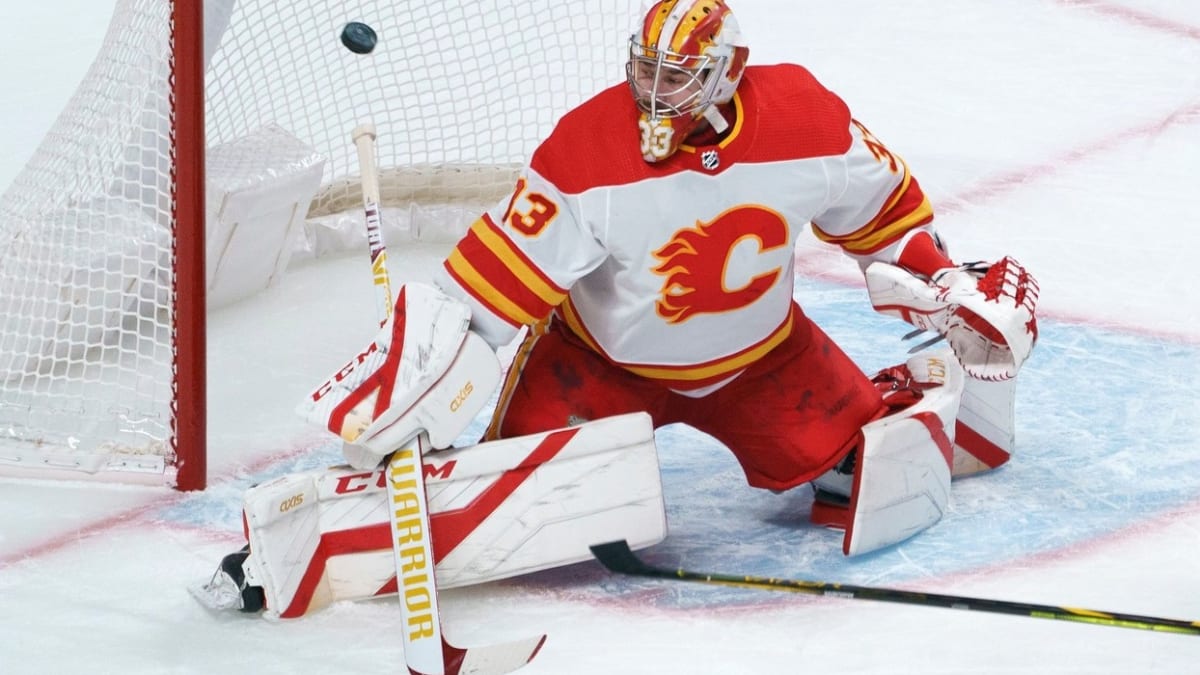 David Rittich mění poprvé v rámci NHL dres. Z Calgary byl vyměněn do Toronta.