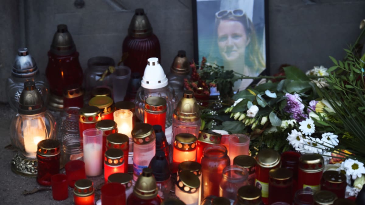 Pražští kriminalisté po pěti měsících vyšetřování odložili případ loňské vraždy 24leté Niny v pražské oboře Hvězda.