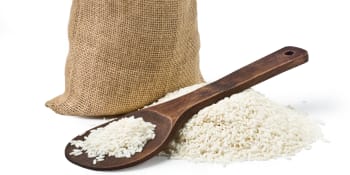 Na českém trhu se objevila nebezpečná rýže. Obsahuje nadměrné množství pesticidů