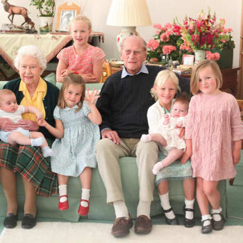 Královská rodina na společné fotografii