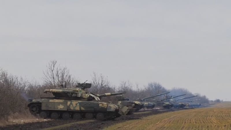 Ruské tanky musí používat poznávací znamení.