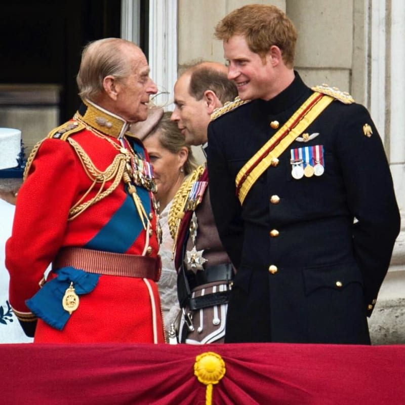 Princ Philip a vnuk Harry
