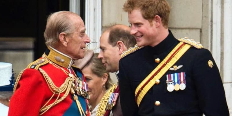 Princ Philip a vnuk Harry