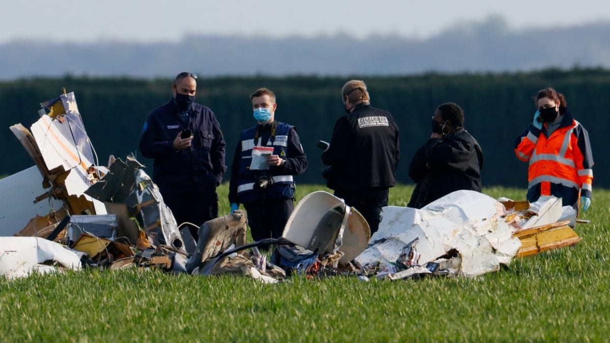 Čtyři lidé zemřeli při nehodě malého letadla typu Robin DR400 ve Francii.