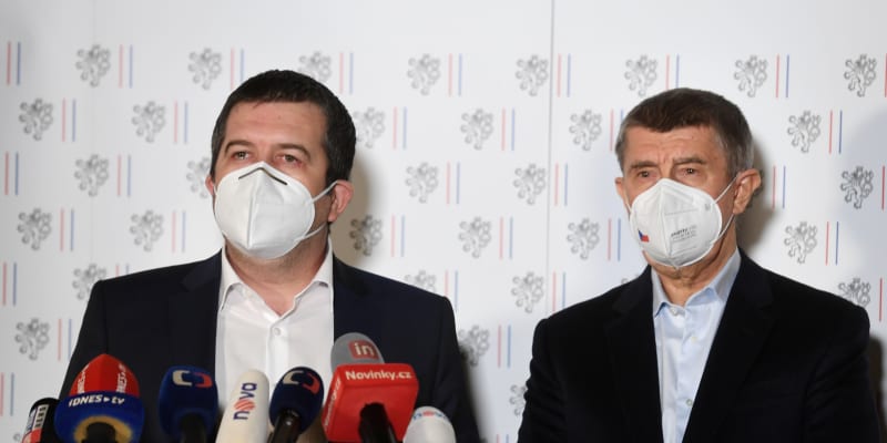 V dubnu premiér Andrej Babiš (ANO) a vicepremiér Jan Hamáček (ČSSD) na tiskové konferenci v Černínském paláci oznámili zapojení ruských tajných služeb do výbuchu ve Vrběticích v roce 2014.