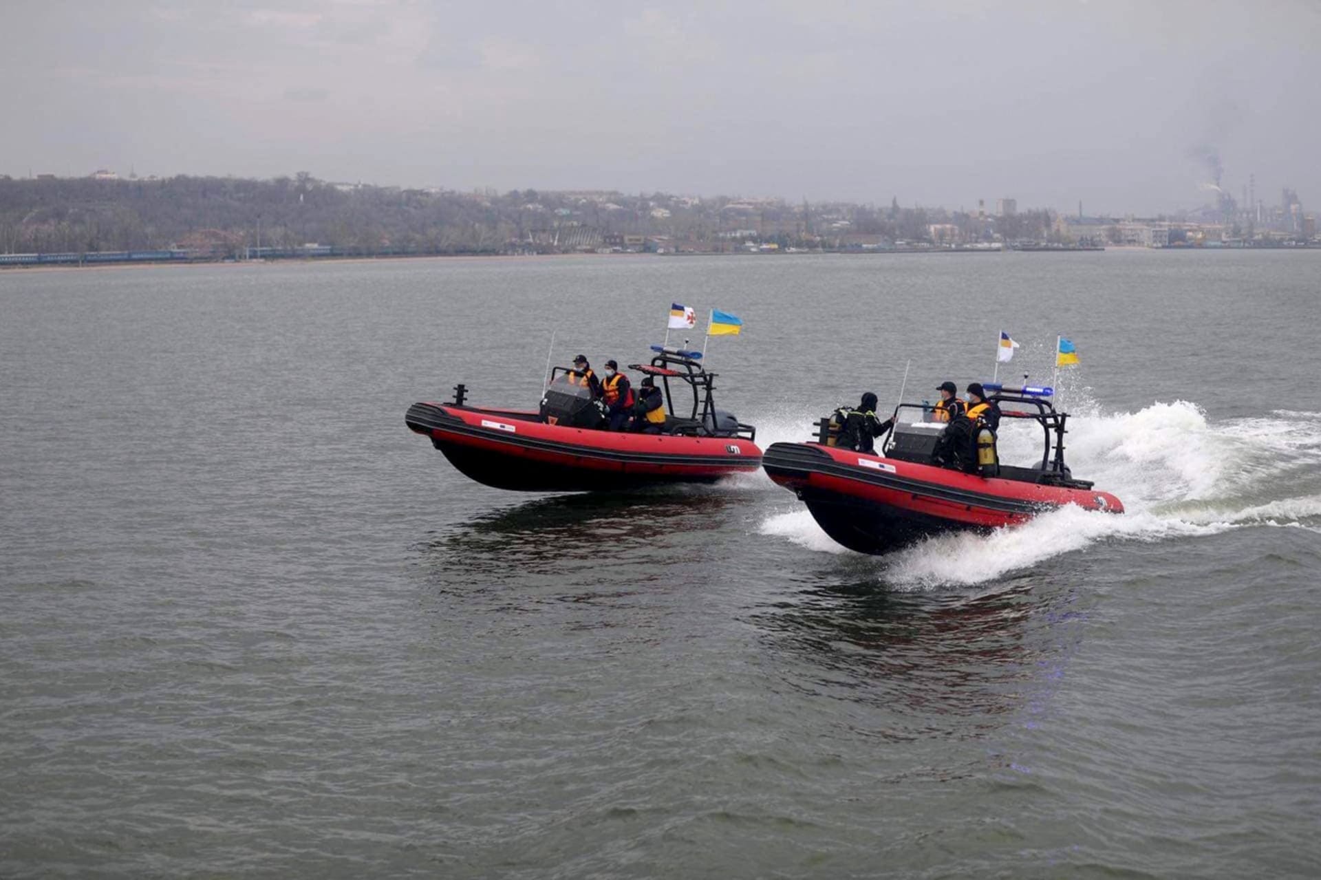 Ukrajinská pobřežní stráž monitoruje Azovské moře.