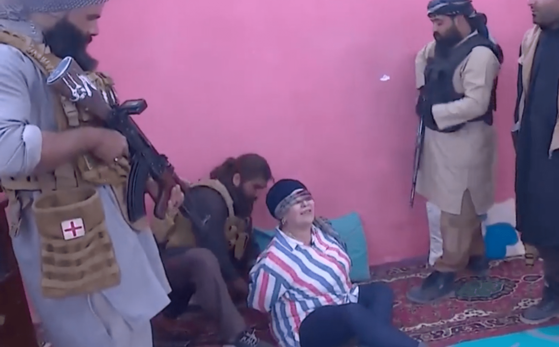 V Iráku přišli s novou reality show, ve které falešní bojovníci ISIS unášejí celebrity.