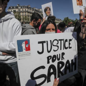 Rozsudek vyvolal řadu reakcí po celém světě včetně protestů ultraortodoxní komunity židů v Paříži, ke které oběť vraždy patřila.