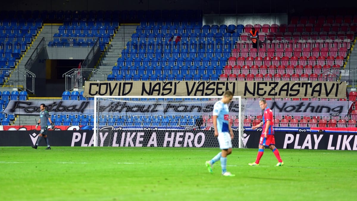 Viktoria Plzeň ve středu dopoledne informovala své věrné fanoušky, že mohou v omezeném počtu přijít už na pohárové utkání s Teplicemi. Zanedlouho ale musela celou akci odvolat.
