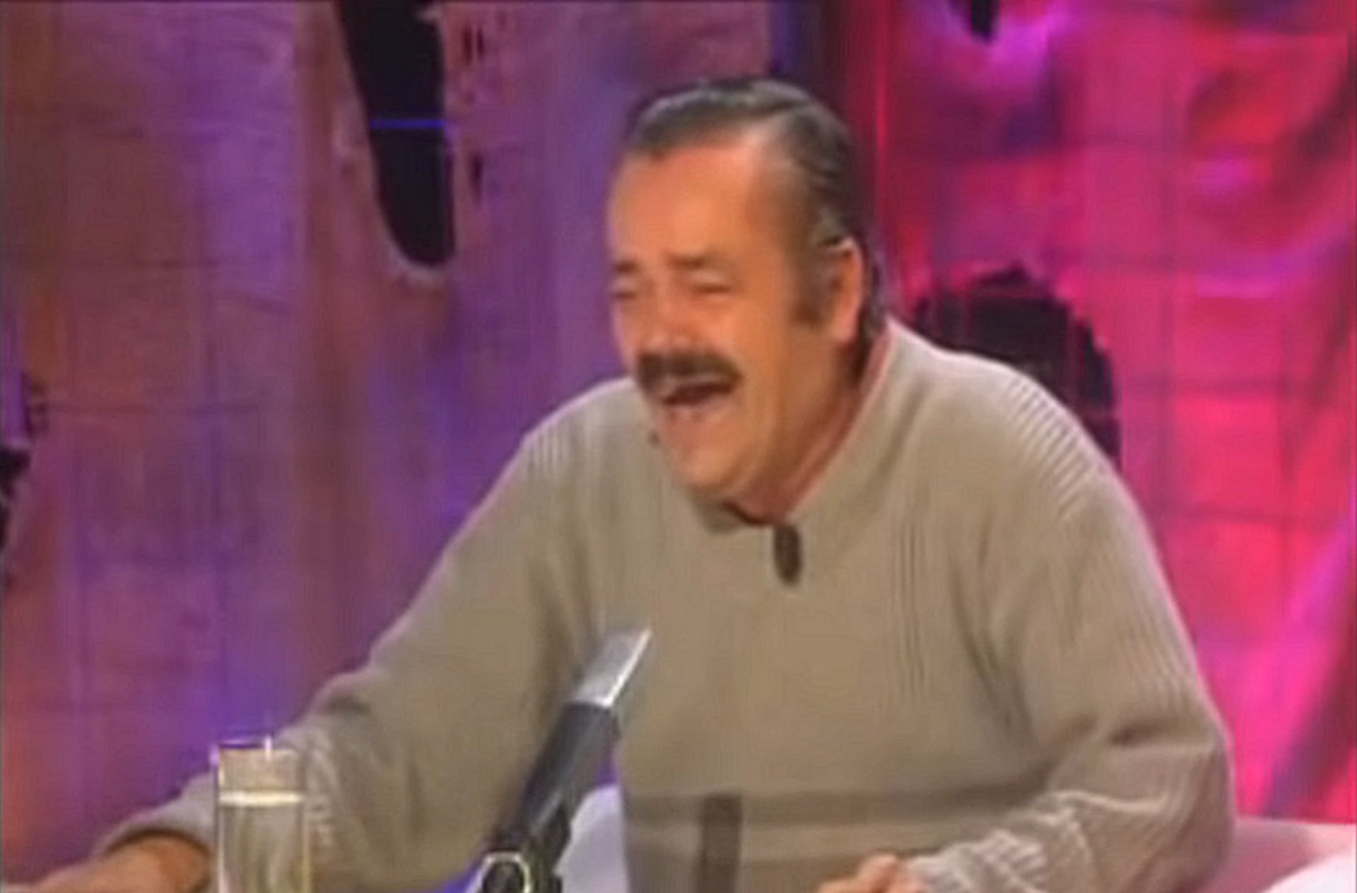 „Smějící se muž“ Juan Borja zemřel ve věku 65 let po náhlém kolapsu.
