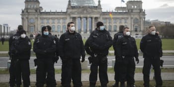 Listina smrti politiků koluje Německem. Jsou na ní podporovatelé covidových opatření