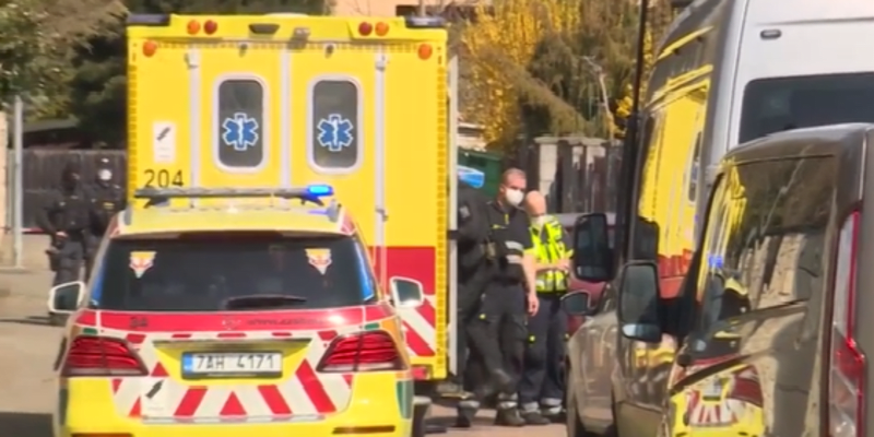 Policisté zasahovali u útoku mladistvého v Dolních Chabrech