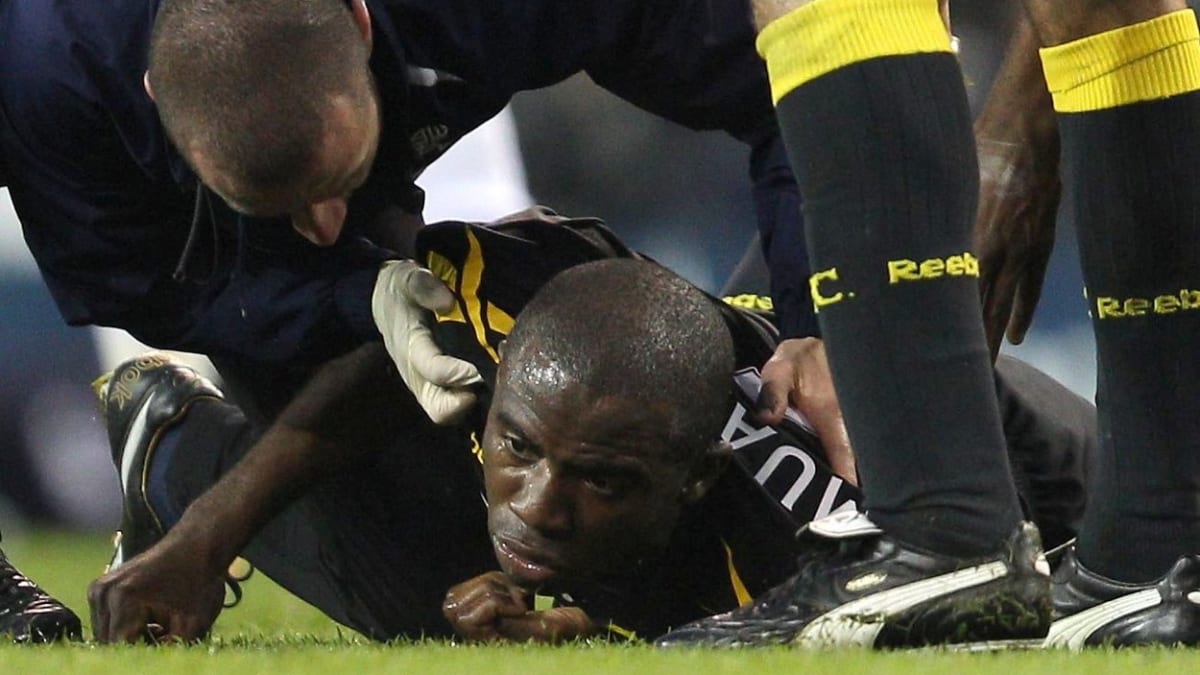 Muamba krátce poté, co v zápase s Tottenhamem zkolaboval.