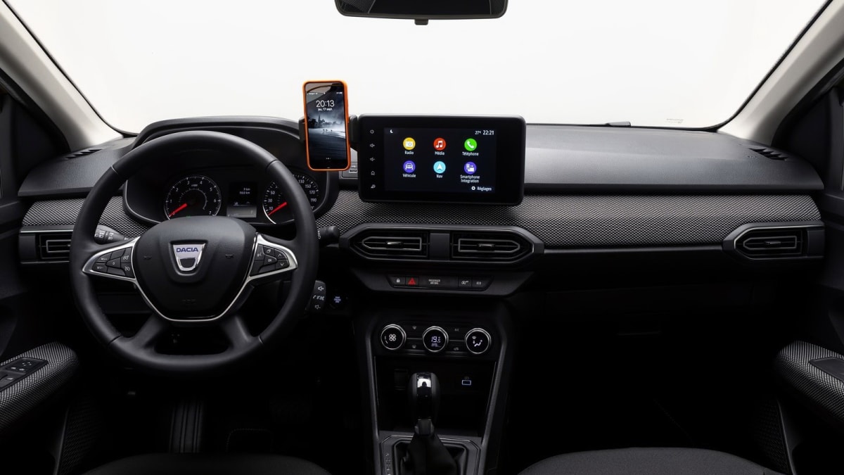 Dacia Logan nabízí i možnost připlatit si za plnohodnotný zábavní systém.