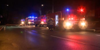 V Pelhřimově hořela ubytovna. Na místě byli zranění, hasiči museli vyvést 21 lidí