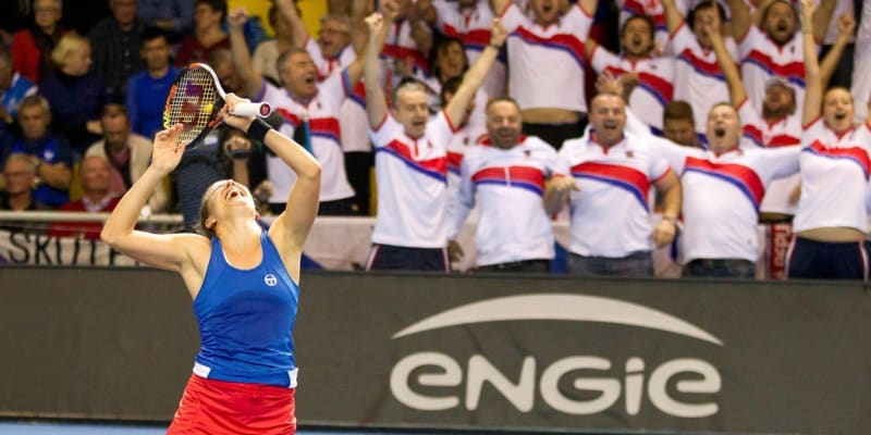 Barbora Strýcová bezprostředně poté, co pomohla v roce 2016 získat pro Českou republiku Fed Cup.