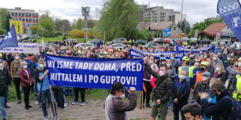 Protestující hutníky Liberty Ostrava podpořil Nohavica, odmítli „držhubné“ od Indů