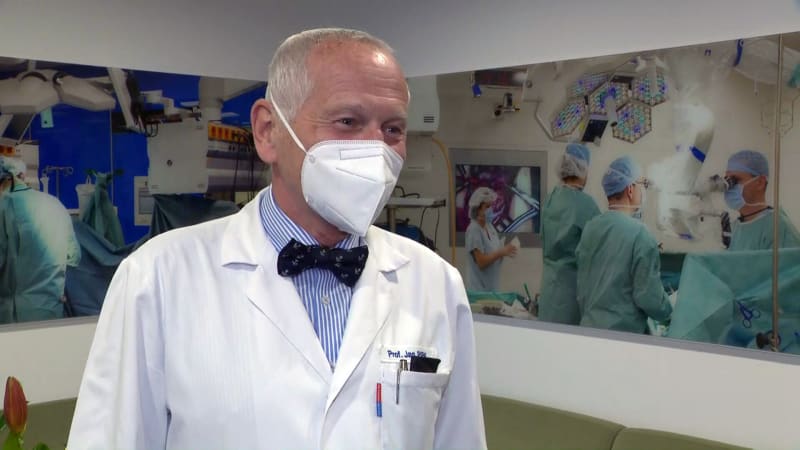 Jan Pirk je přední český kardiochirurg.