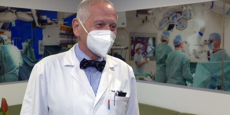 Jan Pirk je přední český kardiochirurg.