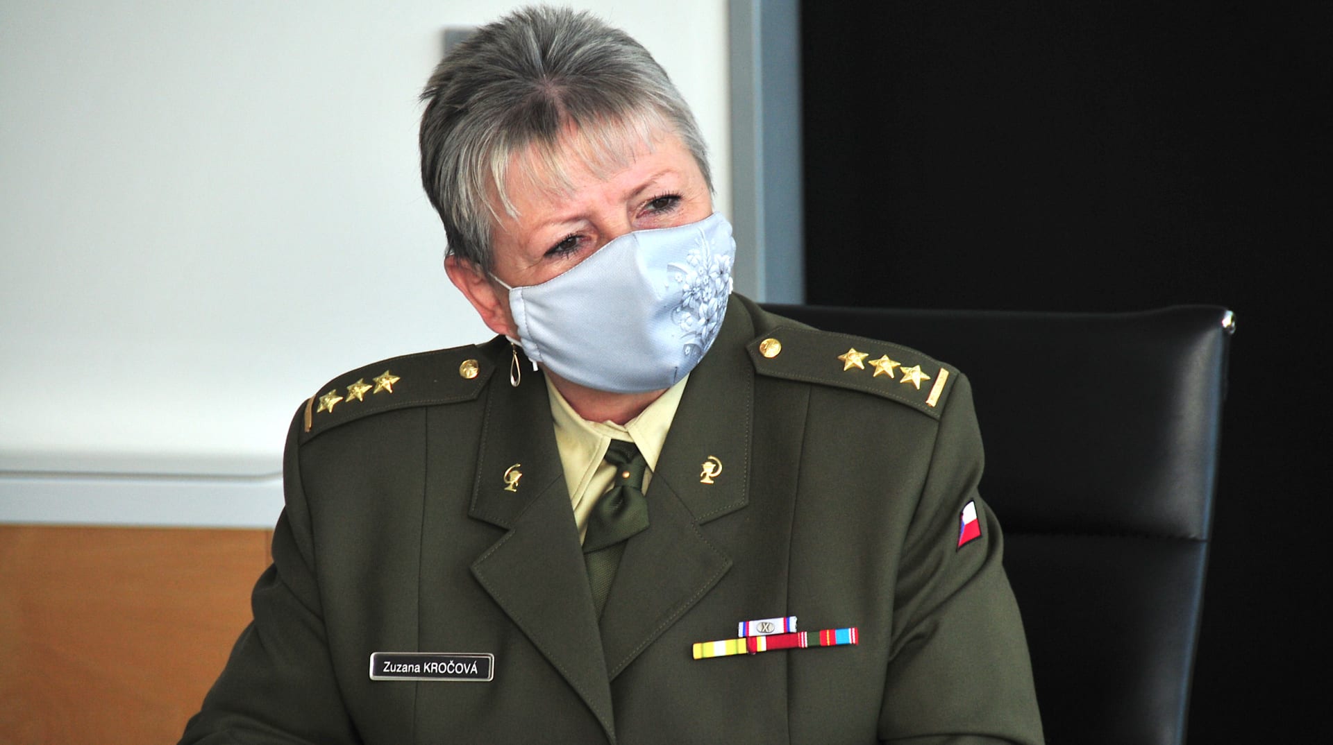 Zuzana Kročová tvrdí, že ráda nosí armádní uniformu.