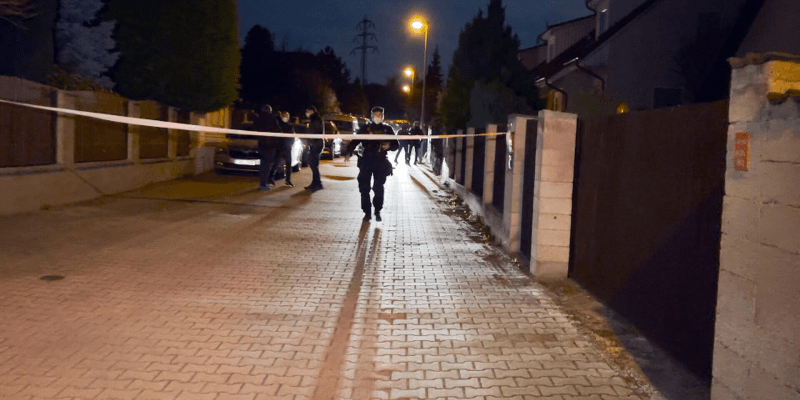 Policisté zasahovali u útoku mladistvého v Dolních Chabrech