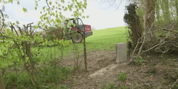 Traktorista zřejmě posunul hraniční kámen. Spor mezi Francií a Belgií řeší diplomaté