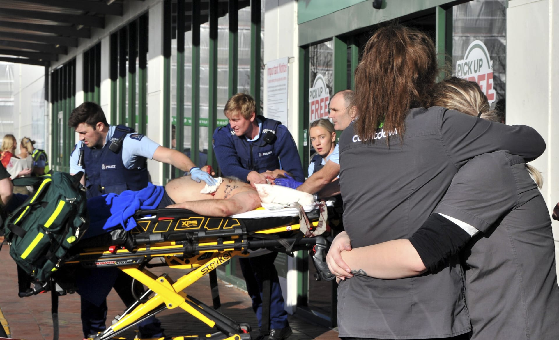 Jedna z pěti obětí útočníka, který ve městě Dunedin npadl nožem lidi v supermarketu