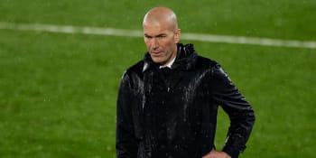 Rozzlobený Zidane: Co je ruka? Vysvětlete mi to někdo, žádal trenér po klopýtnutí Realu