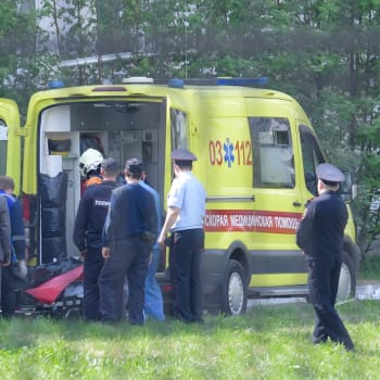 Útočník v ruské Kazani zabil během střelby ve škole nejméně sedm dětí. 