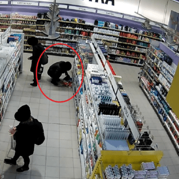 Čtyřiatřicetiletý zloděj ukradl bezmála 350 krabiček prezervativů. (Ilustrační foto)