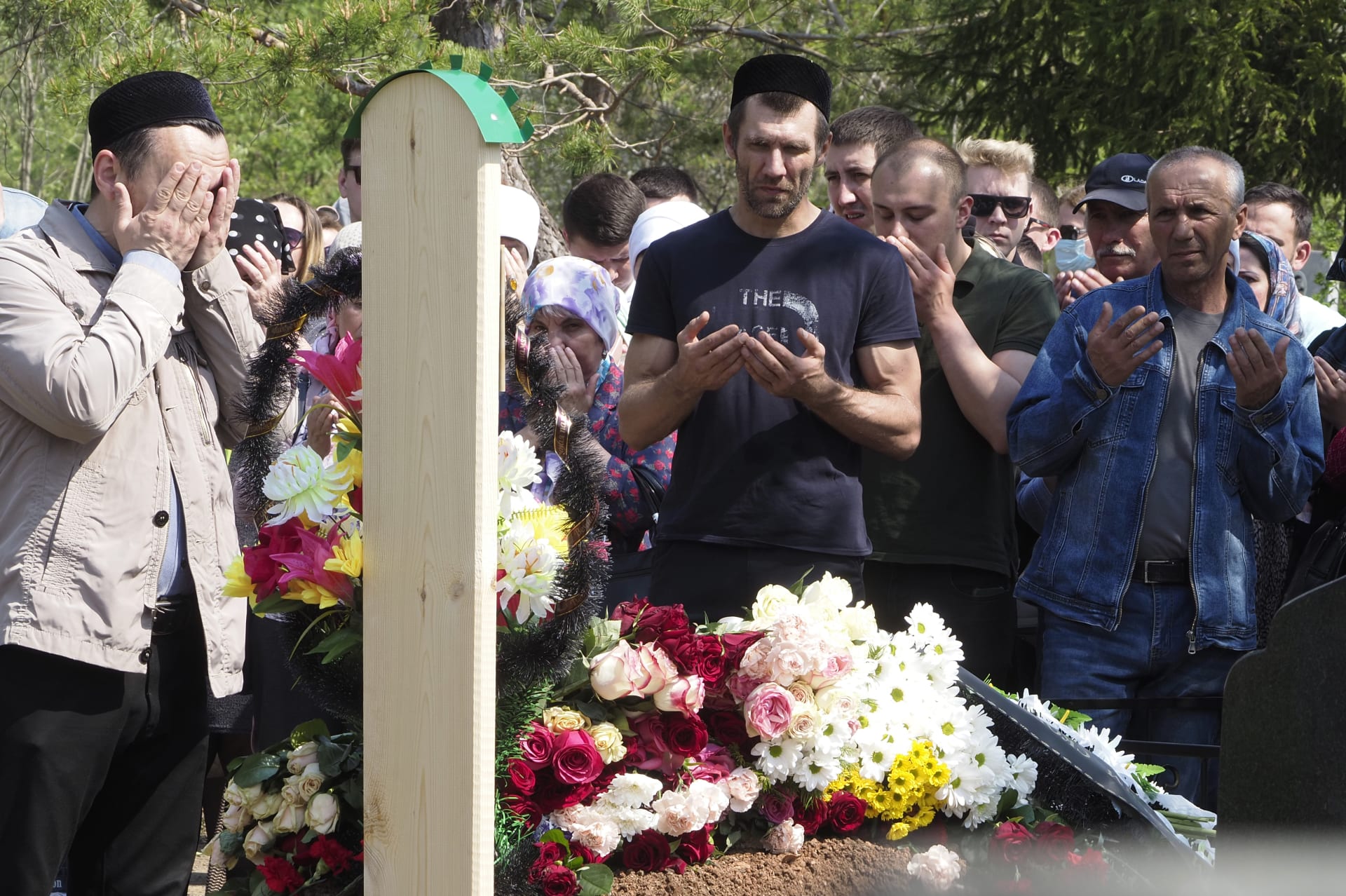 Den po tragédii v Kazani měla pohřeb 25letá učitelka.