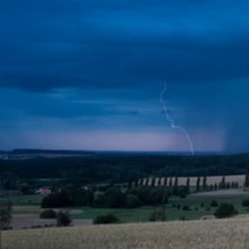 Bouřka doprovázená silným deštěm (autor: Michal Sváček/Mafra)