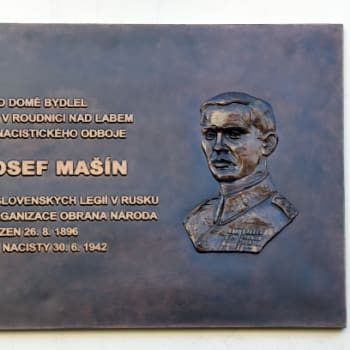 Pamětní deska na domě Josefa Mašína