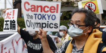 Zrušte olympiádu, žádají japonští lékaři. Šéf vlivné společnosti mluví o sebevražedné misi