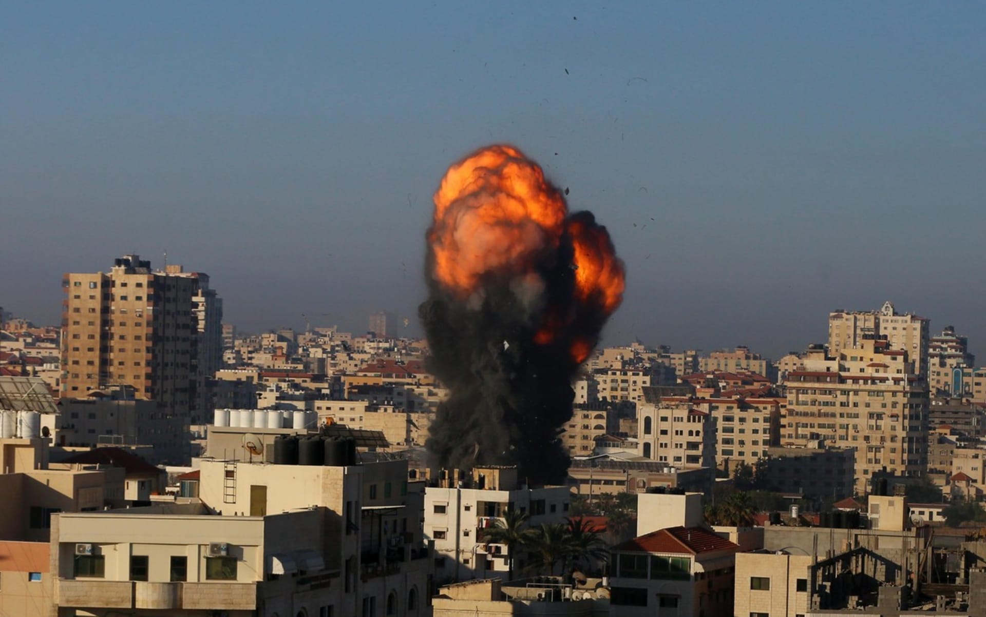 Při posledním izraelském útoku na Pásmo Gazy zemřelo nejméně deset lidí.